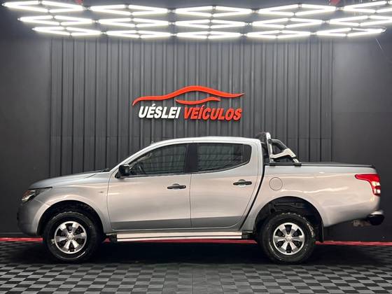 MITSUBISHI L200 TRITON 2.4 16V TURBO DIESEL SPORT GLX CD 4P 4X4 MANUAL